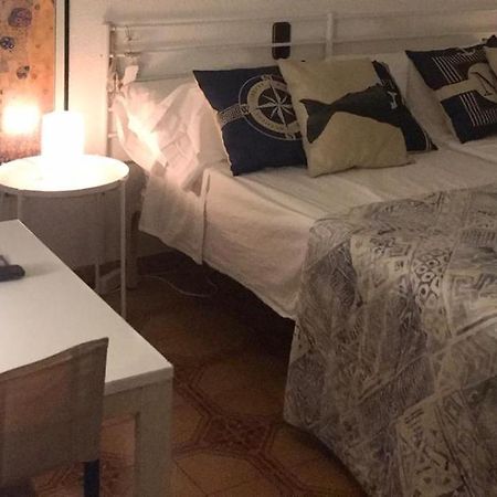 サンタ・ポラBed&Coffee - Habitacion En Vivienda Habitualアパートメント エクステリア 写真
