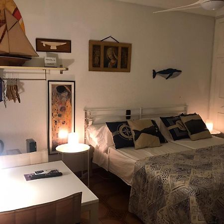 サンタ・ポラBed&Coffee - Habitacion En Vivienda Habitualアパートメント エクステリア 写真