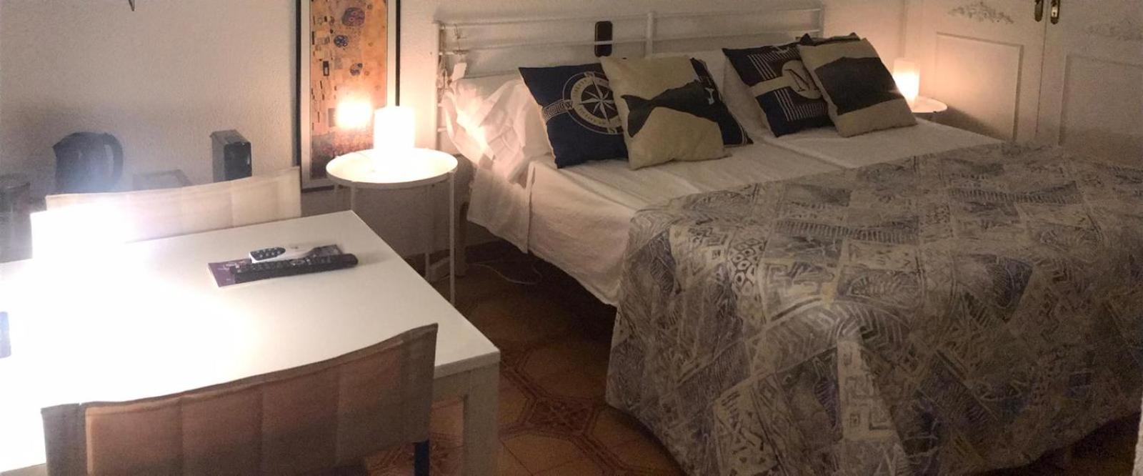 サンタ・ポラBed&Coffee - Habitacion En Vivienda Habitualアパートメント エクステリア 写真
