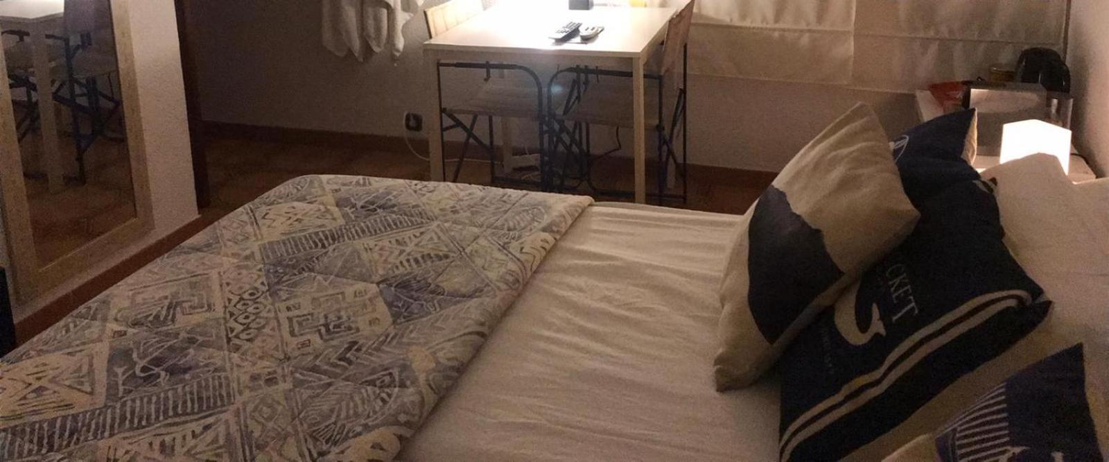 サンタ・ポラBed&Coffee - Habitacion En Vivienda Habitualアパートメント エクステリア 写真