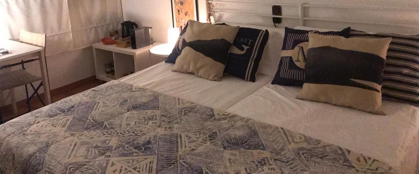 サンタ・ポラBed&Coffee - Habitacion En Vivienda Habitualアパートメント エクステリア 写真